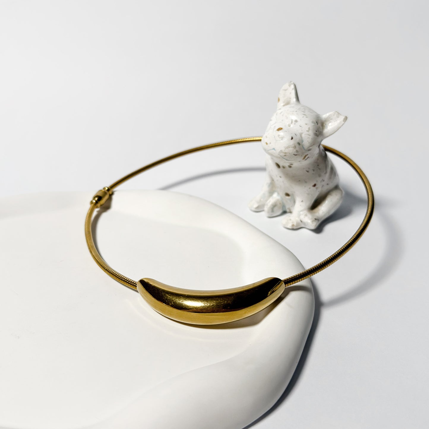 Luna Curve Choker