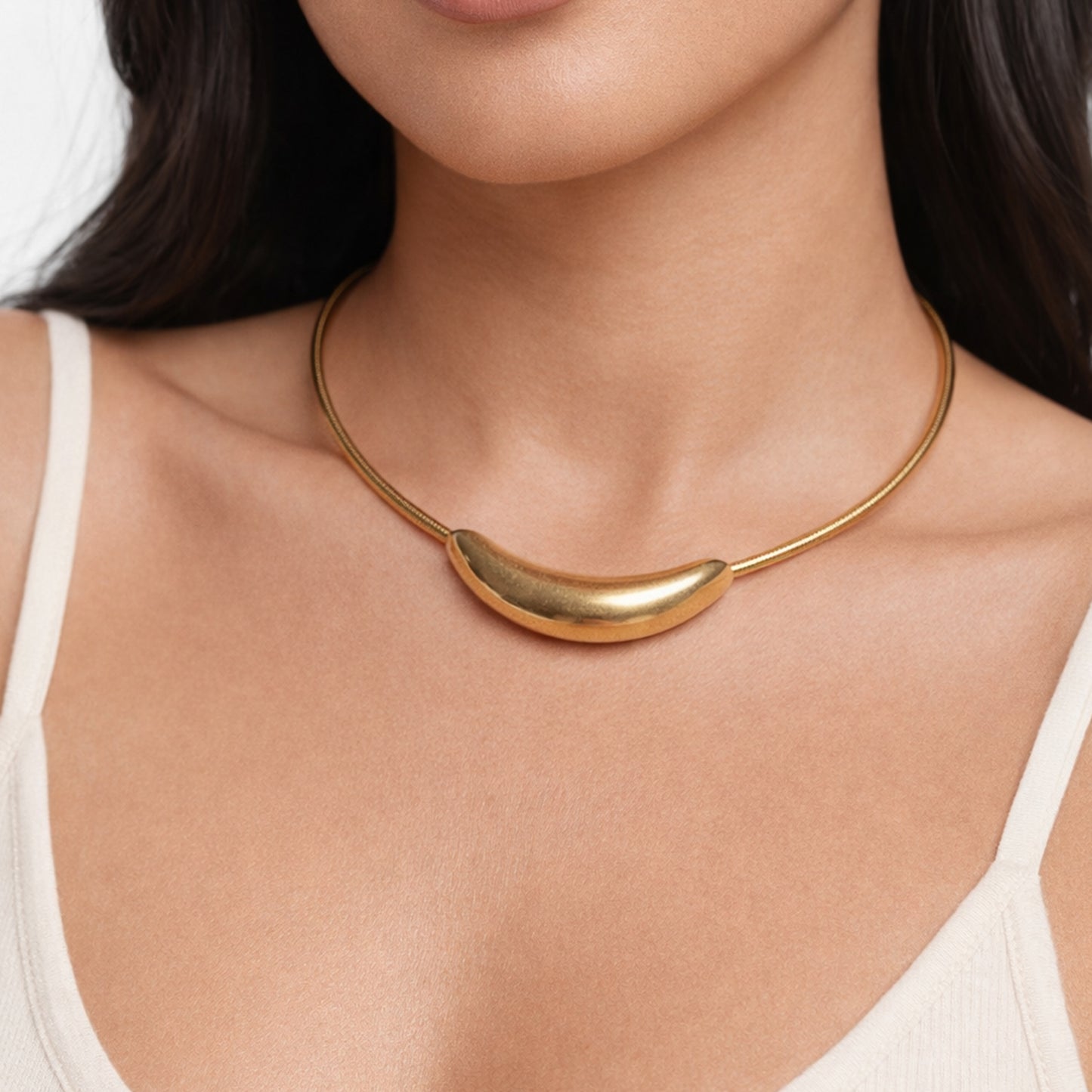 Luna Curve Choker