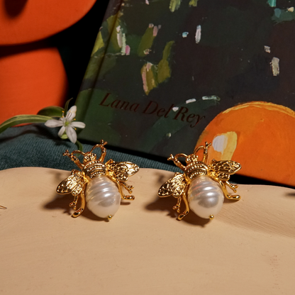 Pearl-Backed Honeybee Studs