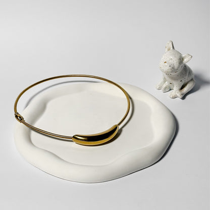 Luna Curve Choker